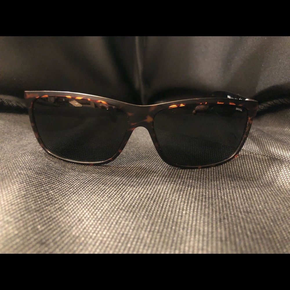 Mens invu sun glasses